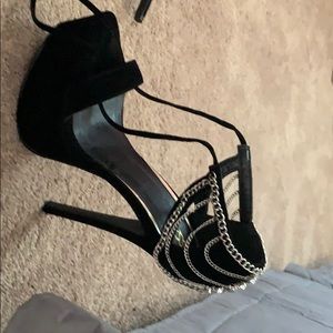 High heeled platform with gems